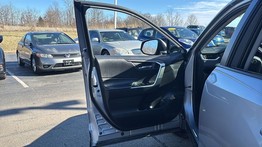 2022 Toyota RAV4 XLE