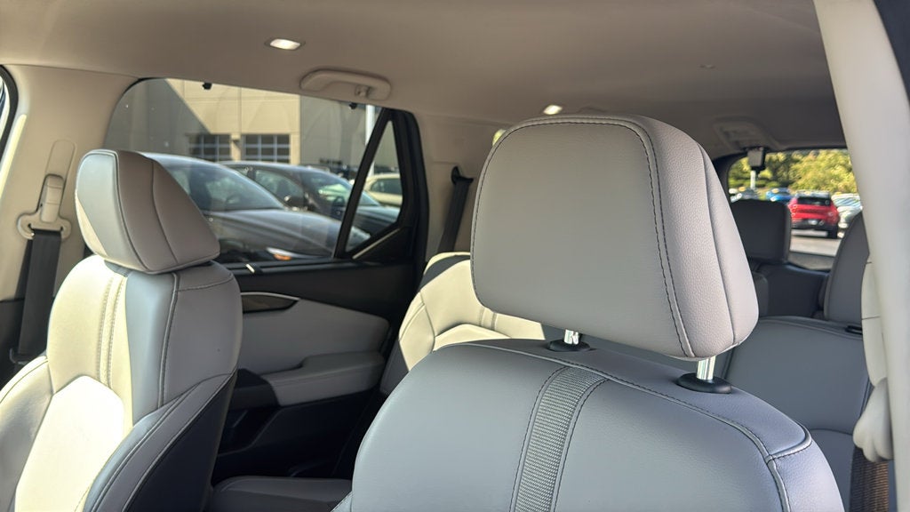 2025 Honda Pilot EX-L - Photo 13