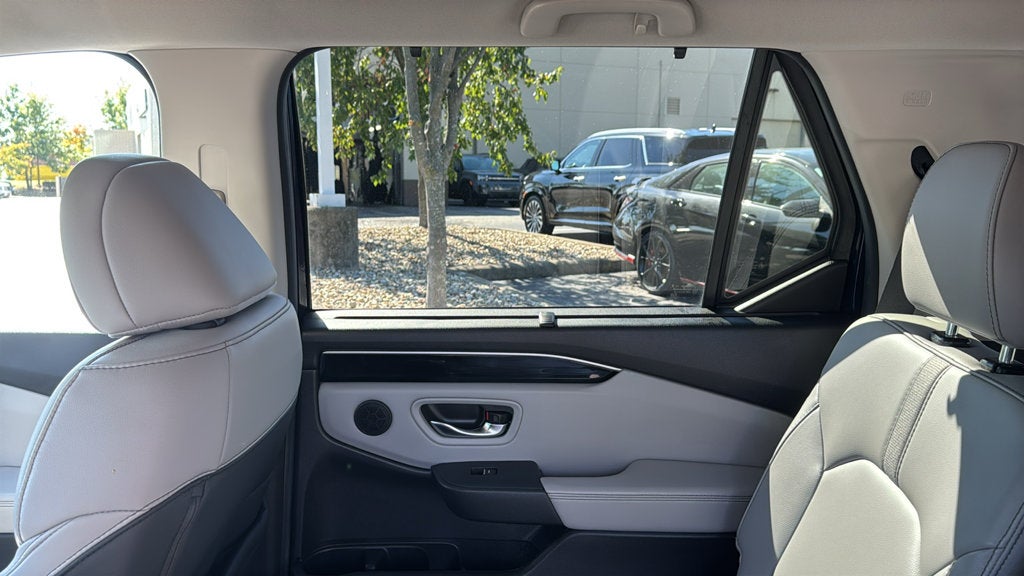 2025 Honda Pilot EX-L - Photo 28
