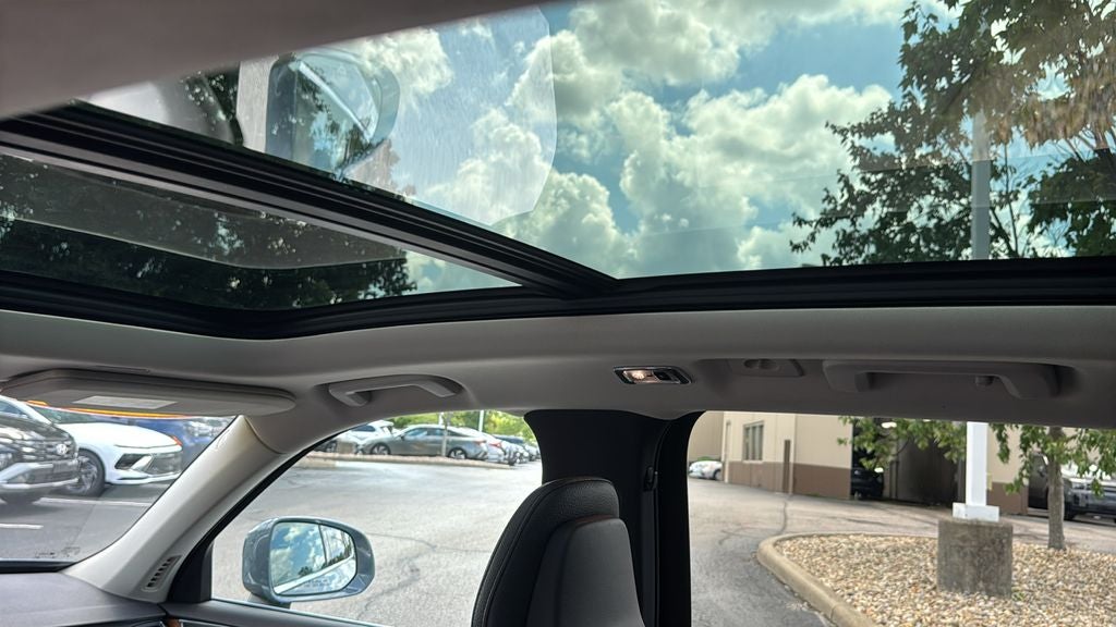 2021 Volvo XC90 T6 Momentum