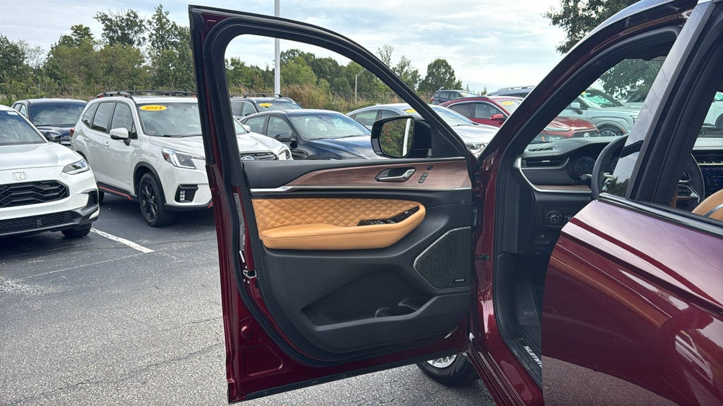 2025 Jeep Grand Cherokee Summit