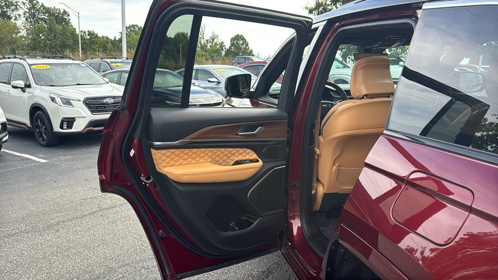 2025 Jeep Grand Cherokee Summit
