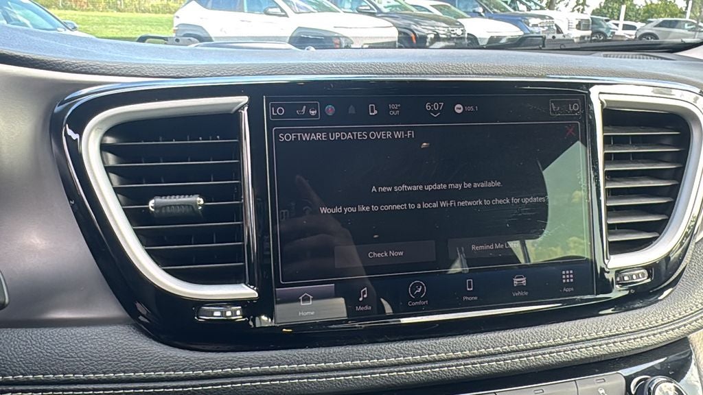 2023 Chrysler Pacifica Hybrid Touring L
