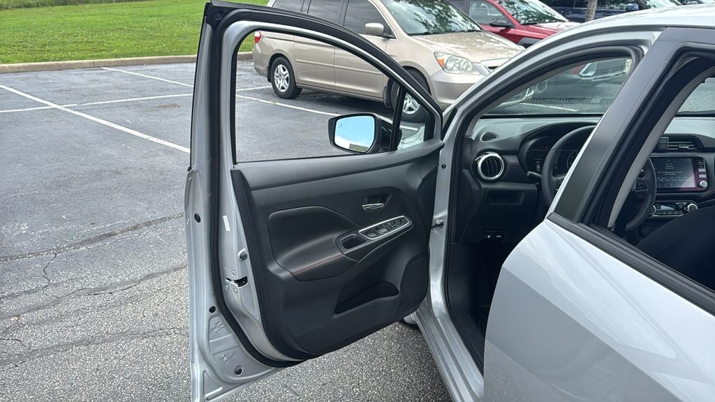2025 Nissan Versa 1.6 SR