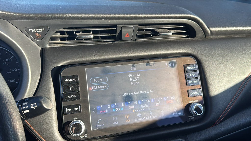 2021 Nissan Kicks SR