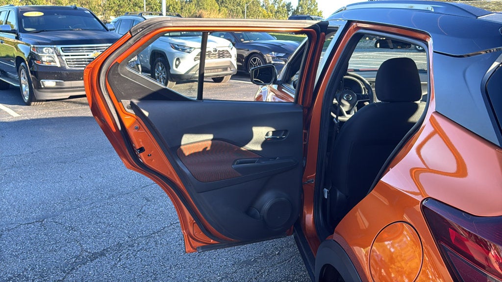 2021 Nissan Kicks SR