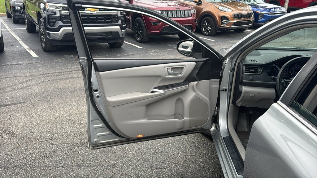 2016 Toyota Camry Hybrid LE