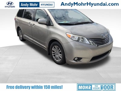 2017 Toyota Sienna XLE 8 Passenger