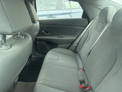 2024 Hyundai Elantra SE