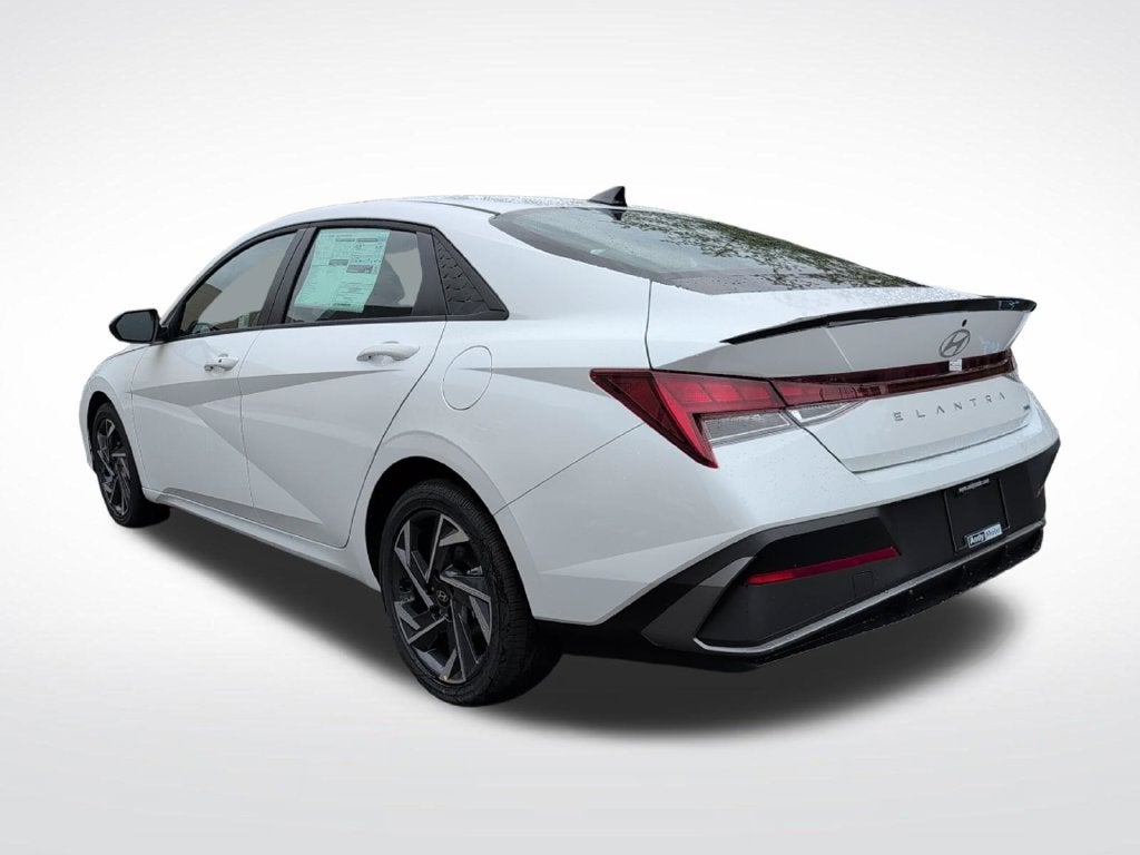 2025 Hyundai Elantra Hybrid SEL Sport