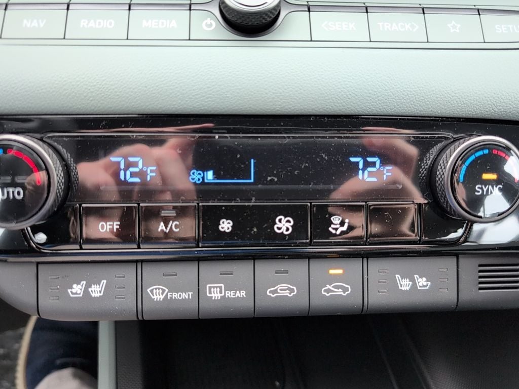2025 Hyundai Elantra Hybrid Limited