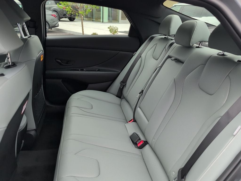 2025 Hyundai Elantra Hybrid Limited