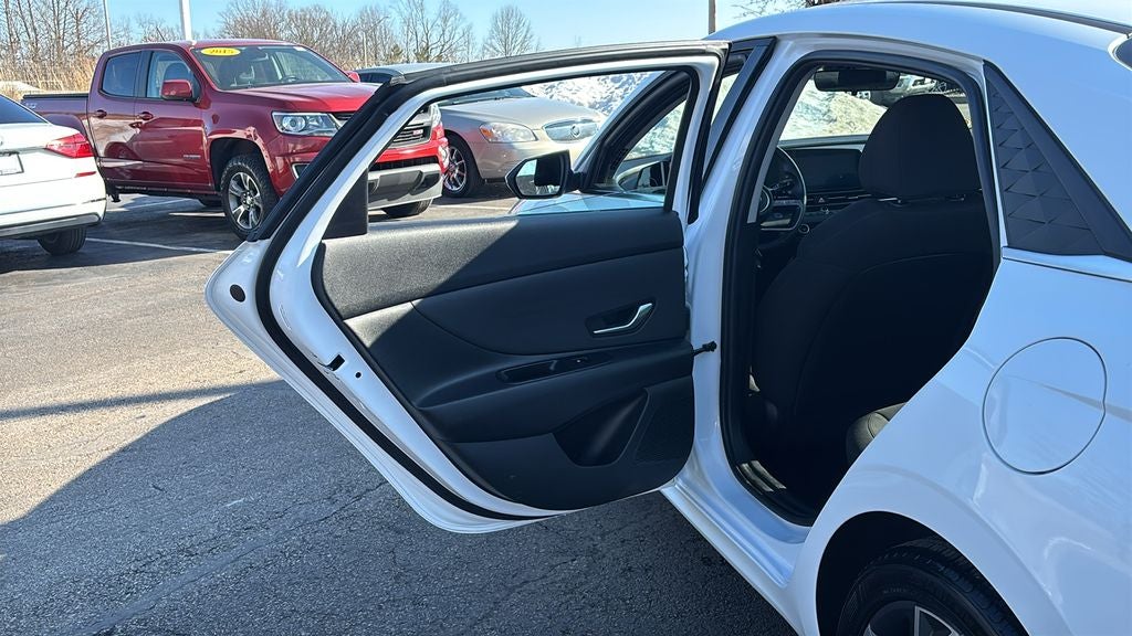 2025 Hyundai Elantra SEL Convenience